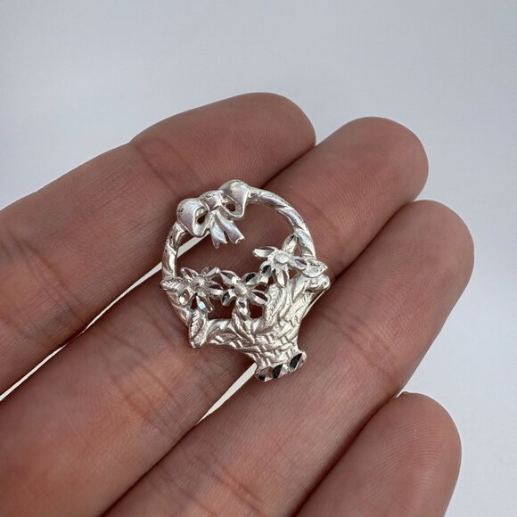 VTG Solid Sterling Silver 925 Flower Basket Textured Pendant Size 1" Length - Picture 6 of 9